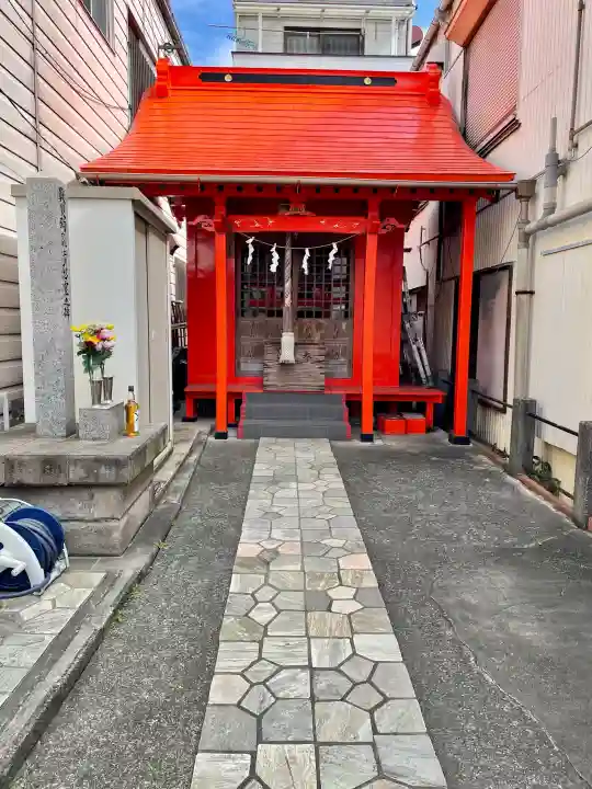 伏見大漁稲荷神社の{uncategorized: "未分類", other: "その他", undefined: "問題あり", building: "その他建物", grave: "お墓", sacred_gate: "鳥居", guardian: "狛犬", statue: "像", buddha: "仏像", history: "歴史", nature: "自然", garden: "庭園", animal: "動物", pagoda: "塔", temizu: "手水舎", mountain_gate: "山門・神門", sanctuary: "本殿・本堂", subordinate: "末社・摂社", art: "芸術", scenery: "景色", jizo: "地蔵", ema: "絵馬", goshuin: "御朱印", omikuji: "おみくじ", items: "授与品その他", amulet: "お守り", goshuincho: "御朱印帳", eats: "食事", festival: "お祭り", votive_dance: "神楽", shichigosan: "七五三参", wedding: "結婚式", experience: "体験その他", initially: "初詣", around: "周辺", anti_infection: "感染症対策"}