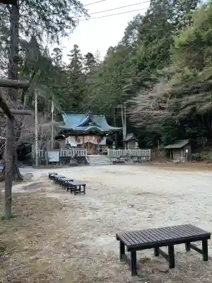 湯泉神社の{uncategorized: "未分類", other: "その他", undefined: "問題あり", building: "その他建物", grave: "お墓", sacred_gate: "鳥居", guardian: "狛犬", statue: "像", buddha: "仏像", history: "歴史", nature: "自然", garden: "庭園", animal: "動物", pagoda: "塔", temizu: "手水舎", mountain_gate: "山門・神門", sanctuary: "本殿・本堂", subordinate: "末社・摂社", art: "芸術", scenery: "景色", jizo: "地蔵", ema: "絵馬", goshuin: "御朱印", omikuji: "おみくじ", items: "授与品その他", amulet: "お守り", goshuincho: "御朱印帳", eats: "食事", festival: "お祭り", votive_dance: "神楽", shichigosan: "七五三参", wedding: "結婚式", experience: "体験その他", initially: "初詣", around: "周辺", anti_infection: "感染症対策"}
