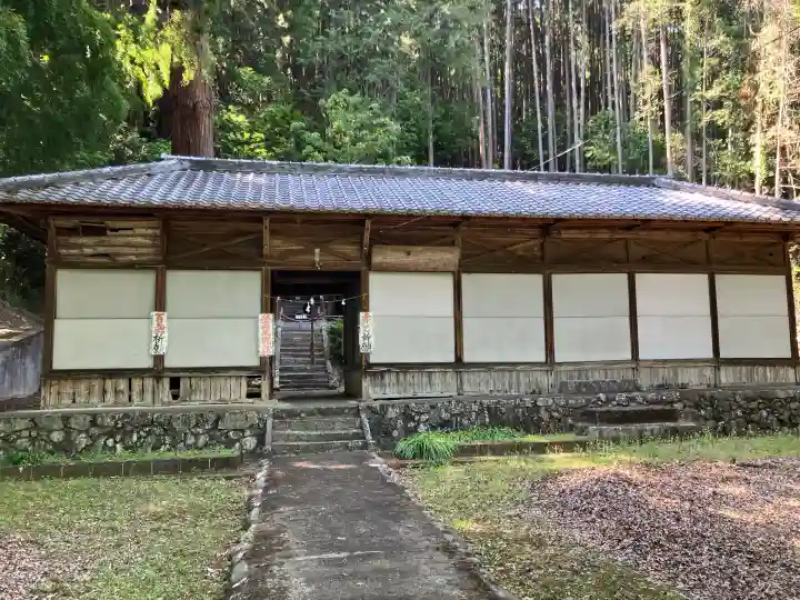 松田神社の{uncategorized: "未分類", other: "その他", undefined: "問題あり", building: "その他建物", grave: "お墓", sacred_gate: "鳥居", guardian: "狛犬", statue: "像", buddha: "仏像", history: "歴史", nature: "自然", garden: "庭園", animal: "動物", pagoda: "塔", temizu: "手水舎", mountain_gate: "山門・神門", sanctuary: "本殿・本堂", subordinate: "末社・摂社", art: "芸術", scenery: "景色", jizo: "地蔵", ema: "絵馬", goshuin: "御朱印", omikuji: "おみくじ", items: "授与品その他", amulet: "お守り", goshuincho: "御朱印帳", eats: "食事", festival: "お祭り", votive_dance: "神楽", shichigosan: "七五三参", wedding: "結婚式", experience: "体験その他", initially: "初詣", around: "周辺", anti_infection: "感染症対策"}