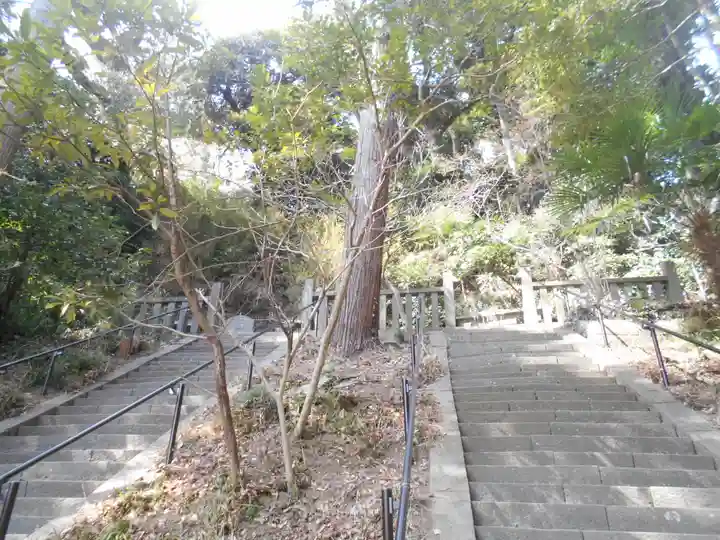 法華堂跡(源頼朝墓・北条義時墓)のお墓