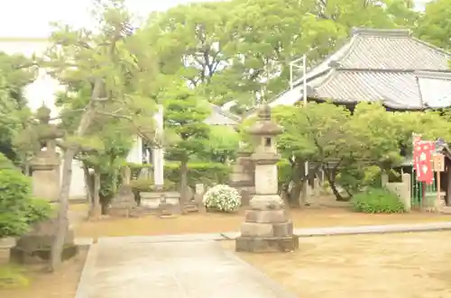 長久寺の庭園