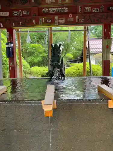 北口本宮冨士浅間神社の手水舎