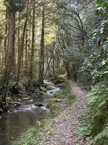 観音滝観音の{uncategorized: "未分類", other: "その他", undefined: "問題あり", building: "その他建物", grave: "お墓", sacred_gate: "鳥居", guardian: "狛犬", statue: "像", buddha: "仏像", history: "歴史", nature: "自然", garden: "庭園", animal: "動物", pagoda: "塔", temizu: "手水舎", mountain_gate: "山門・神門", sanctuary: "本殿・本堂", subordinate: "末社・摂社", art: "芸術", scenery: "景色", jizo: "地蔵", ema: "絵馬", goshuin: "御朱印", omikuji: "おみくじ", items: "授与品その他", amulet: "お守り", goshuincho: "御朱印帳", eats: "食事", festival: "お祭り", votive_dance: "神楽", shichigosan: "七五三参", wedding: "結婚式", experience: "体験その他", initially: "初詣", around: "周辺", anti_infection: "感染症対策"}
