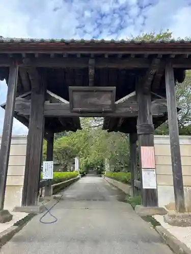 実相寺の山門