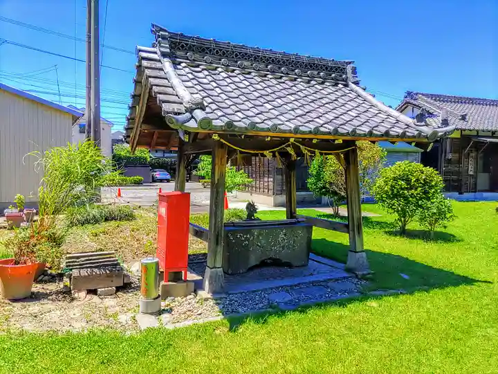 藤島神社の手水舎