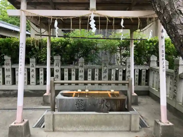 御厨神社の手水舎