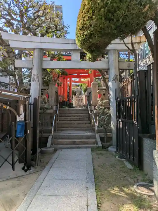 松尾稲荷神社の{uncategorized: "未分類", other: "その他", undefined: "問題あり", building: "その他建物", grave: "お墓", sacred_gate: "鳥居", guardian: "狛犬", statue: "像", buddha: "仏像", history: "歴史", nature: "自然", garden: "庭園", animal: "動物", pagoda: "塔", temizu: "手水舎", mountain_gate: "山門・神門", sanctuary: "本殿・本堂", subordinate: "末社・摂社", art: "芸術", scenery: "景色", jizo: "地蔵", ema: "絵馬", goshuin: "御朱印", omikuji: "おみくじ", items: "授与品その他", amulet: "お守り", goshuincho: "御朱印帳", eats: "食事", festival: "お祭り", votive_dance: "神楽", shichigosan: "七五三参", wedding: "結婚式", experience: "体験その他", initially: "初詣", around: "周辺", anti_infection: "感染症対策"}