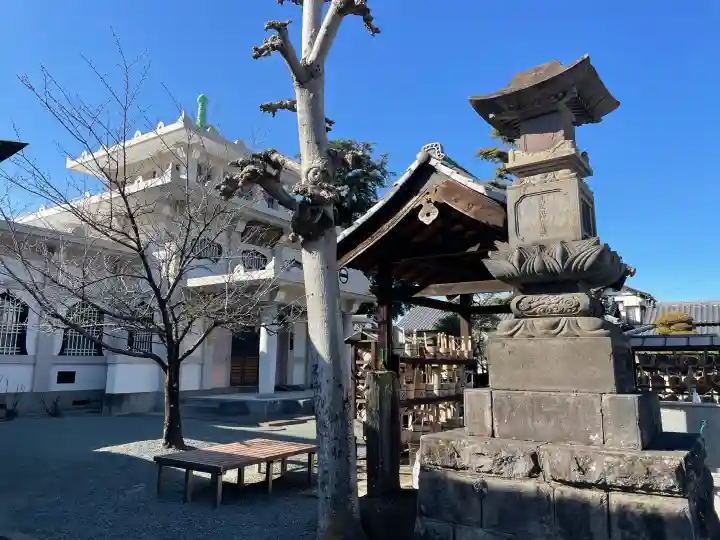 同聚院の{uncategorized: "未分類", other: "その他", undefined: "問題あり", building: "その他建物", grave: "お墓", sacred_gate: "鳥居", guardian: "狛犬", statue: "像", buddha: "仏像", history: "歴史", nature: "自然", garden: "庭園", animal: "動物", pagoda: "塔", temizu: "手水舎", mountain_gate: "山門・神門", sanctuary: "本殿・本堂", subordinate: "末社・摂社", art: "芸術", scenery: "景色", jizo: "地蔵", ema: "絵馬", goshuin: "御朱印", omikuji: "おみくじ", items: "授与品その他", amulet: "お守り", goshuincho: "御朱印帳", eats: "食事", festival: "お祭り", votive_dance: "神楽", shichigosan: "七五三参", wedding: "結婚式", experience: "体験その他", initially: "初詣", around: "周辺", anti_infection: "感染症対策"}