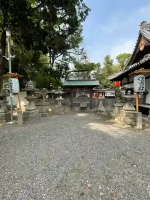 泉穴師神社の末社・摂社