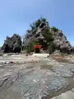 白蛇弁天(弁天島)の{uncategorized: "未分類", other: "その他", undefined: "問題あり", building: "その他建物", grave: "お墓", sacred_gate: "鳥居", guardian: "狛犬", statue: "像", buddha: "仏像", history: "歴史", nature: "自然", garden: "庭園", animal: "動物", pagoda: "塔", temizu: "手水舎", mountain_gate: "山門・神門", sanctuary: "本殿・本堂", subordinate: "末社・摂社", art: "芸術", scenery: "景色", jizo: "地蔵", ema: "絵馬", goshuin: "御朱印", omikuji: "おみくじ", items: "授与品その他", amulet: "お守り", goshuincho: "御朱印帳", eats: "食事", festival: "お祭り", votive_dance: "神楽", shichigosan: "七五三参", wedding: "結婚式", experience: "体験その他", initially: "初詣", around: "周辺", anti_infection: "感染症対策"}