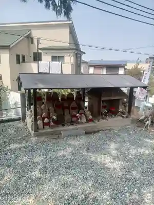 熊野神社の{uncategorized: "未分類", other: "その他", undefined: "問題あり", building: "その他建物", grave: "お墓", sacred_gate: "鳥居", guardian: "狛犬", statue: "像", buddha: "仏像", history: "歴史", nature: "自然", garden: "庭園", animal: "動物", pagoda: "塔", temizu: "手水舎", mountain_gate: "山門・神門", sanctuary: "本殿・本堂", subordinate: "末社・摂社", art: "芸術", scenery: "景色", jizo: "地蔵", ema: "絵馬", goshuin: "御朱印", omikuji: "おみくじ", items: "授与品その他", amulet: "お守り", goshuincho: "御朱印帳", eats: "食事", festival: "お祭り", votive_dance: "神楽", shichigosan: "七五三参", wedding: "結婚式", experience: "体験その他", initially: "初詣", around: "周辺", anti_infection: "感染症対策"}