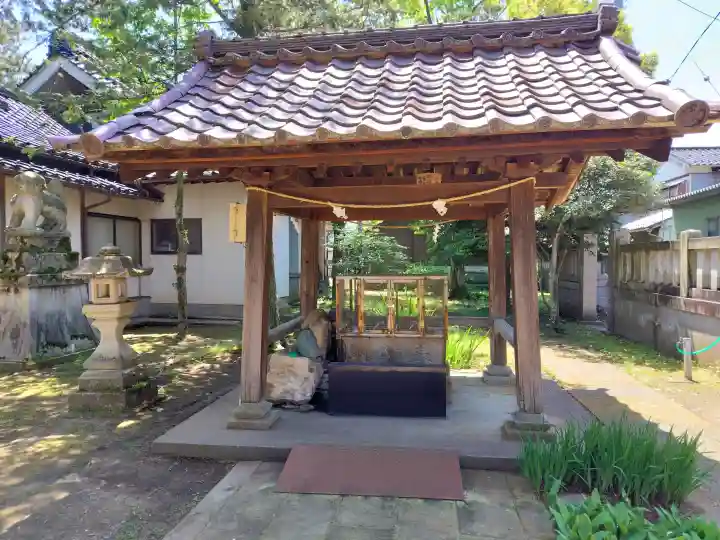 多太神社の{uncategorized: "未分類", other: "その他", undefined: "問題あり", building: "その他建物", grave: "お墓", sacred_gate: "鳥居", guardian: "狛犬", statue: "像", buddha: "仏像", history: "歴史", nature: "自然", garden: "庭園", animal: "動物", pagoda: "塔", temizu: "手水舎", mountain_gate: "山門・神門", sanctuary: "本殿・本堂", subordinate: "末社・摂社", art: "芸術", scenery: "景色", jizo: "地蔵", ema: "絵馬", goshuin: "御朱印", omikuji: "おみくじ", items: "授与品その他", amulet: "お守り", goshuincho: "御朱印帳", eats: "食事", festival: "お祭り", votive_dance: "神楽", shichigosan: "七五三参", wedding: "結婚式", experience: "体験その他", initially: "初詣", around: "周辺", anti_infection: "感染症対策"}