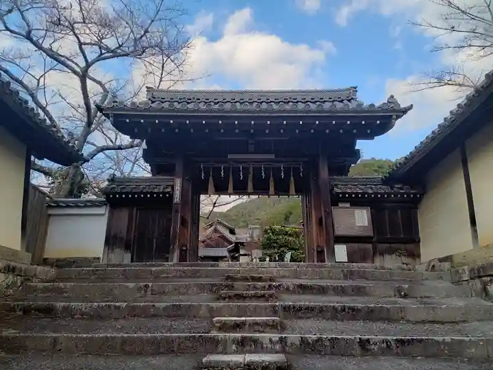 毘沙門堂門跡の山門・神門