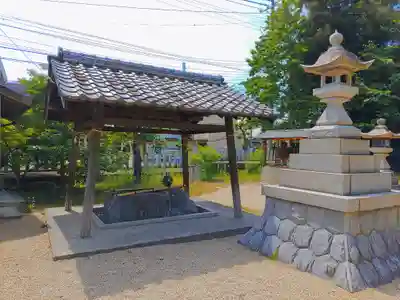 八幡神社（井田）の手水舎