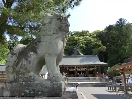 石見国一宮　物部神社の狛犬