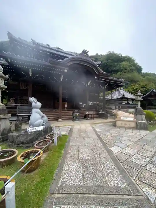 三室戸寺の本殿・本堂