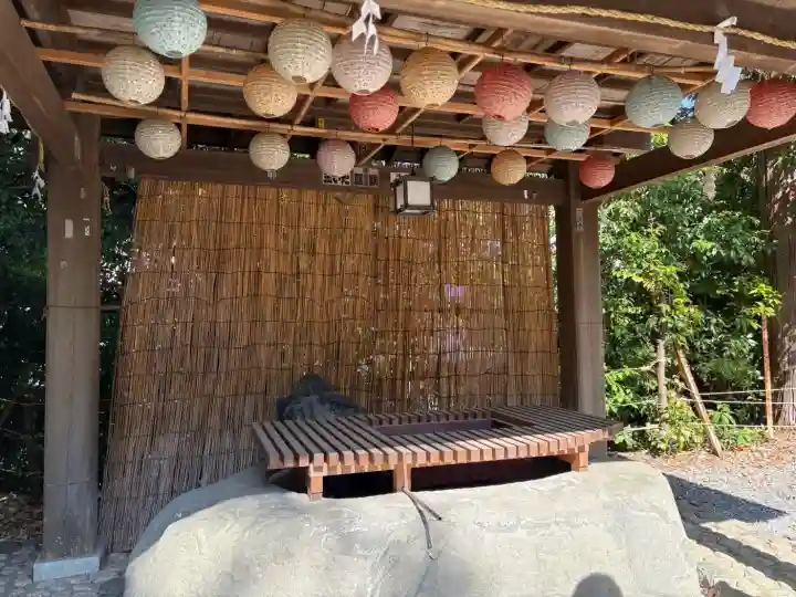 草薙神社の{uncategorized: "未分類", other: "その他", undefined: "問題あり", building: "その他建物", grave: "お墓", sacred_gate: "鳥居", guardian: "狛犬", statue: "像", buddha: "仏像", history: "歴史", nature: "自然", garden: "庭園", animal: "動物", pagoda: "塔", temizu: "手水舎", mountain_gate: "山門・神門", sanctuary: "本殿・本堂", subordinate: "末社・摂社", art: "芸術", scenery: "景色", jizo: "地蔵", ema: "絵馬", goshuin: "御朱印", omikuji: "おみくじ", items: "授与品その他", amulet: "お守り", goshuincho: "御朱印帳", eats: "食事", festival: "お祭り", votive_dance: "神楽", shichigosan: "七五三参", wedding: "結婚式", experience: "体験その他", initially: "初詣", around: "周辺", anti_infection: "感染症対策"}