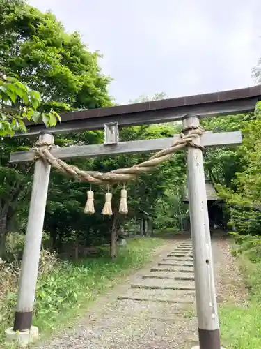 旧信濃神社の鳥居