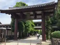 川崎大師（平間寺）の山門