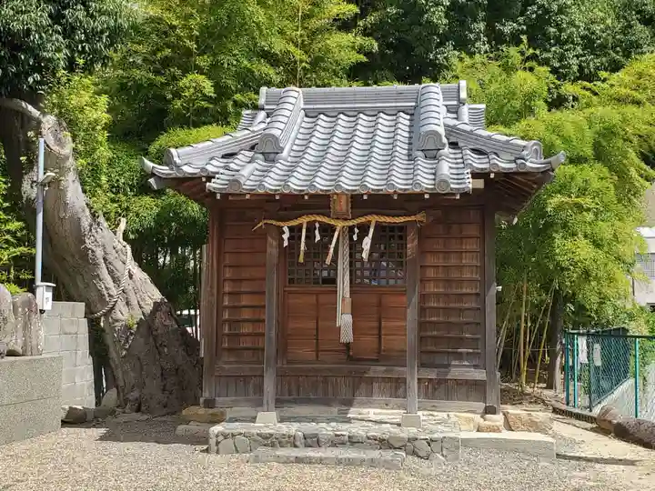 八ツ橋稲荷神社の本殿・本堂