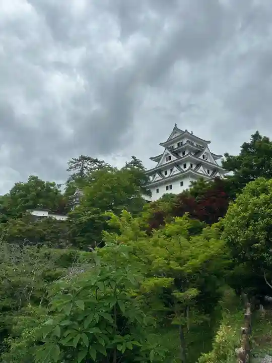高椅神社の{uncategorized: "未分類", other: "その他", undefined: "問題あり", building: "その他建物", grave: "お墓", sacred_gate: "鳥居", guardian: "狛犬", statue: "像", buddha: "仏像", history: "歴史", nature: "自然", garden: "庭園", animal: "動物", pagoda: "塔", temizu: "手水舎", mountain_gate: "山門・神門", sanctuary: "本殿・本堂", subordinate: "末社・摂社", art: "芸術", scenery: "景色", jizo: "地蔵", ema: "絵馬", goshuin: "御朱印", omikuji: "おみくじ", items: "授与品その他", amulet: "お守り", goshuincho: "御朱印帳", eats: "食事", festival: "お祭り", votive_dance: "神楽", shichigosan: "七五三参", wedding: "結婚式", experience: "体験その他", initially: "初詣", around: "周辺", anti_infection: "感染症対策"}