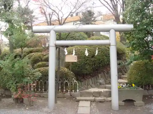 鎮守氷川神社の鳥居