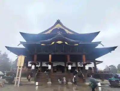 善光寺の{uncategorized: "未分類", other: "その他", undefined: "問題あり", building: "その他建物", grave: "お墓", sacred_gate: "鳥居", guardian: "狛犬", statue: "像", buddha: "仏像", history: "歴史", nature: "自然", garden: "庭園", animal: "動物", pagoda: "塔", temizu: "手水舎", mountain_gate: "山門・神門", sanctuary: "本殿・本堂", subordinate: "末社・摂社", art: "芸術", scenery: "景色", jizo: "地蔵", ema: "絵馬", goshuin: "御朱印", omikuji: "おみくじ", items: "授与品その他", amulet: "お守り", goshuincho: "御朱印帳", eats: "食事", festival: "お祭り", votive_dance: "神楽", shichigosan: "七五三参", wedding: "結婚式", experience: "体験その他", initially: "初詣", around: "周辺", anti_infection: "感染症対策"}