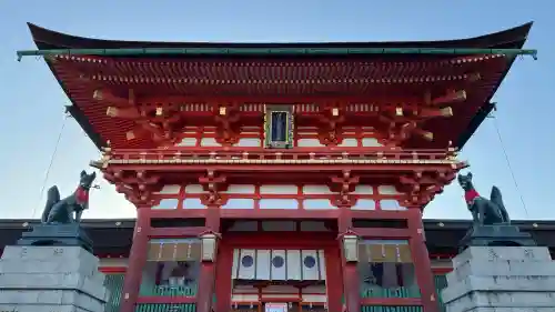 伏見稲荷大社の{uncategorized: "未分類", other: "その他", undefined: "問題あり", building: "その他建物", grave: "お墓", sacred_gate: "鳥居", guardian: "狛犬", statue: "像", buddha: "仏像", history: "歴史", nature: "自然", garden: "庭園", animal: "動物", pagoda: "塔", temizu: "手水舎", mountain_gate: "山門・神門", sanctuary: "本殿・本堂", subordinate: "末社・摂社", art: "芸術", scenery: "景色", jizo: "地蔵", ema: "絵馬", goshuin: "御朱印", omikuji: "おみくじ", items: "授与品その他", amulet: "お守り", goshuincho: "御朱印帳", eats: "食事", festival: "お祭り", votive_dance: "神楽", shichigosan: "七五三参", wedding: "結婚式", experience: "体験その他", initially: "初詣", around: "周辺", anti_infection: "感染症対策"}