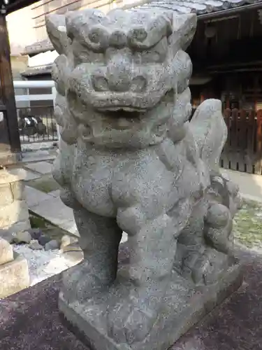 出雲路幸神社の狛犬