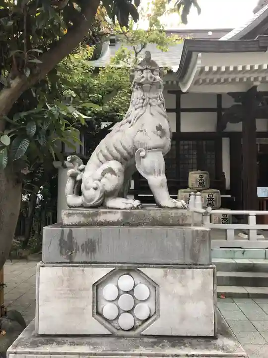 鳥越神社の狛犬