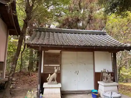 丸山稲荷神社奥社の末社・摂社