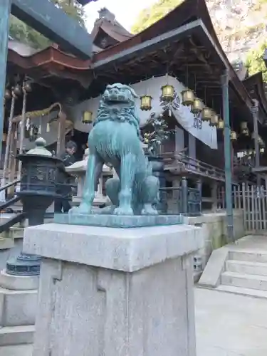 宝山寺の狛犬