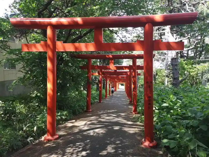 札幌伏見稲荷神社の鳥居