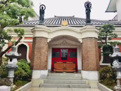 勝専寺の本殿・本堂