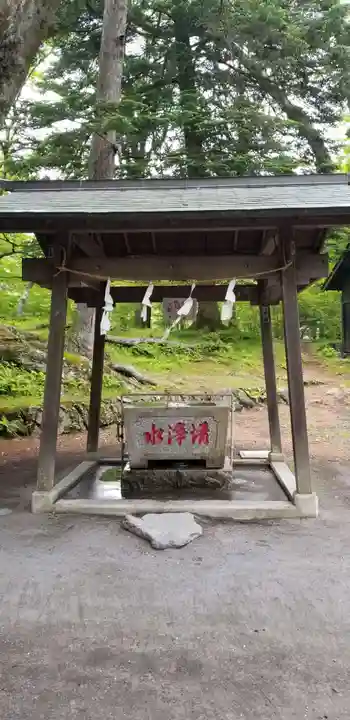 諏訪神社の手水舎