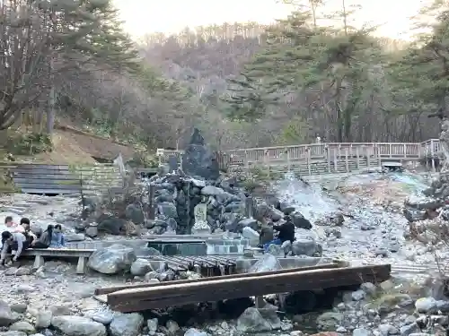 草津穴守稲荷神社の{uncategorized: "未分類", other: "その他", undefined: "問題あり", building: "その他建物", grave: "お墓", sacred_gate: "鳥居", guardian: "狛犬", statue: "像", buddha: "仏像", history: "歴史", nature: "自然", garden: "庭園", animal: "動物", pagoda: "塔", temizu: "手水舎", mountain_gate: "山門・神門", sanctuary: "本殿・本堂", subordinate: "末社・摂社", art: "芸術", scenery: "景色", jizo: "地蔵", ema: "絵馬", goshuin: "御朱印", omikuji: "おみくじ", items: "授与品その他", amulet: "お守り", goshuincho: "御朱印帳", eats: "食事", festival: "お祭り", votive_dance: "神楽", shichigosan: "七五三参", wedding: "結婚式", experience: "体験その他", initially: "初詣", around: "周辺", anti_infection: "感染症対策"}