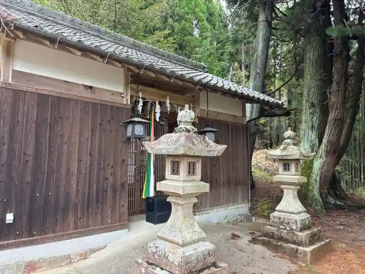 十八神社の{uncategorized: "未分類", other: "その他", undefined: "問題あり", building: "その他建物", grave: "お墓", sacred_gate: "鳥居", guardian: "狛犬", statue: "像", buddha: "仏像", history: "歴史", nature: "自然", garden: "庭園", animal: "動物", pagoda: "塔", temizu: "手水舎", mountain_gate: "山門・神門", sanctuary: "本殿・本堂", subordinate: "末社・摂社", art: "芸術", scenery: "景色", jizo: "地蔵", ema: "絵馬", goshuin: "御朱印", omikuji: "おみくじ", items: "授与品その他", amulet: "お守り", goshuincho: "御朱印帳", eats: "食事", festival: "お祭り", votive_dance: "神楽", shichigosan: "七五三参", wedding: "結婚式", experience: "体験その他", initially: "初詣", around: "周辺", anti_infection: "感染症対策"}