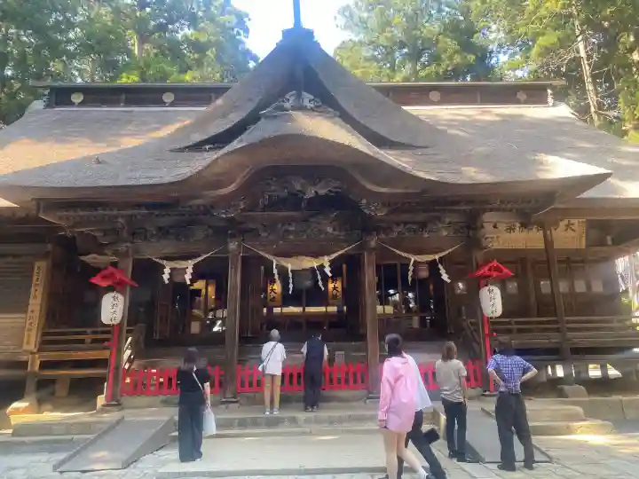 熊野大社の{uncategorized: "未分類", other: "その他", undefined: "問題あり", building: "その他建物", grave: "お墓", sacred_gate: "鳥居", guardian: "狛犬", statue: "像", buddha: "仏像", history: "歴史", nature: "自然", garden: "庭園", animal: "動物", pagoda: "塔", temizu: "手水舎", mountain_gate: "山門・神門", sanctuary: "本殿・本堂", subordinate: "末社・摂社", art: "芸術", scenery: "景色", jizo: "地蔵", ema: "絵馬", goshuin: "御朱印", omikuji: "おみくじ", items: "授与品その他", amulet: "お守り", goshuincho: "御朱印帳", eats: "食事", festival: "お祭り", votive_dance: "神楽", shichigosan: "七五三参", wedding: "結婚式", experience: "体験その他", initially: "初詣", around: "周辺", anti_infection: "感染症対策"}