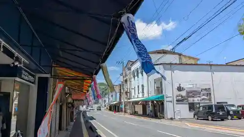 湘山稲荷大明神の周辺