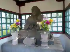 寛永寺(根本中堂)の像