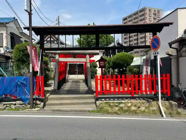 宇佐稲荷大明神の{uncategorized: "未分類", other: "その他", undefined: "問題あり", building: "その他建物", grave: "お墓", sacred_gate: "鳥居", guardian: "狛犬", statue: "像", buddha: "仏像", history: "歴史", nature: "自然", garden: "庭園", animal: "動物", pagoda: "塔", temizu: "手水舎", mountain_gate: "山門・神門", sanctuary: "本殿・本堂", subordinate: "末社・摂社", art: "芸術", scenery: "景色", jizo: "地蔵", ema: "絵馬", goshuin: "御朱印", omikuji: "おみくじ", items: "授与品その他", amulet: "お守り", goshuincho: "御朱印帳", eats: "食事", festival: "お祭り", votive_dance: "神楽", shichigosan: "七五三参", wedding: "結婚式", experience: "体験その他", initially: "初詣", around: "周辺", anti_infection: "感染症対策"}