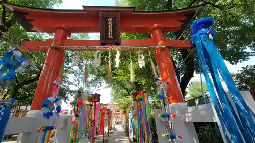 塚越稲荷神社の鳥居