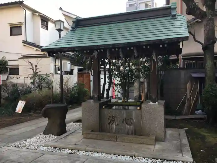湯島御霊社の手水舎