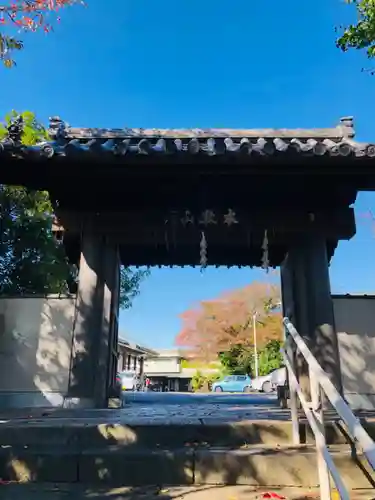 日蓮宗本牧山妙香寺の山門・神門
