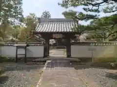 長福寺の山門