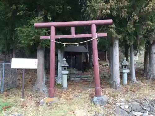 安智羅神社(松尾古城跡)の鳥居