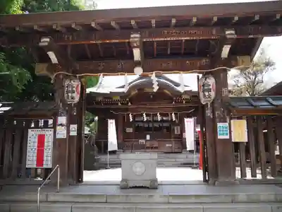 下谷神社の山門・神門