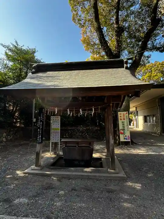 砥鹿神社(里宮)の{uncategorized: "未分類", other: "その他", undefined: "問題あり", building: "その他建物", grave: "お墓", sacred_gate: "鳥居", guardian: "狛犬", statue: "像", buddha: "仏像", history: "歴史", nature: "自然", garden: "庭園", animal: "動物", pagoda: "塔", temizu: "手水舎", mountain_gate: "山門・神門", sanctuary: "本殿・本堂", subordinate: "末社・摂社", art: "芸術", scenery: "景色", jizo: "地蔵", ema: "絵馬", goshuin: "御朱印", omikuji: "おみくじ", items: "授与品その他", amulet: "お守り", goshuincho: "御朱印帳", eats: "食事", festival: "お祭り", votive_dance: "神楽", shichigosan: "七五三参", wedding: "結婚式", experience: "体験その他", initially: "初詣", around: "周辺", anti_infection: "感染症対策"}