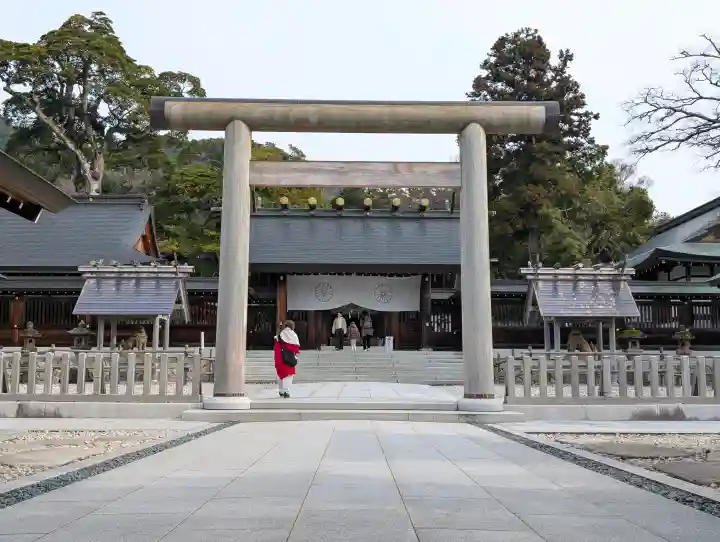丹後一ノ宮 元伊勢 籠神社の{uncategorized: "未分類", other: "その他", undefined: "問題あり", building: "その他建物", grave: "お墓", sacred_gate: "鳥居", guardian: "狛犬", statue: "像", buddha: "仏像", history: "歴史", nature: "自然", garden: "庭園", animal: "動物", pagoda: "塔", temizu: "手水舎", mountain_gate: "山門・神門", sanctuary: "本殿・本堂", subordinate: "末社・摂社", art: "芸術", scenery: "景色", jizo: "地蔵", ema: "絵馬", goshuin: "御朱印", omikuji: "おみくじ", items: "授与品その他", amulet: "お守り", goshuincho: "御朱印帳", eats: "食事", festival: "お祭り", votive_dance: "神楽", shichigosan: "七五三参", wedding: "結婚式", experience: "体験その他", initially: "初詣", around: "周辺", anti_infection: "感染症対策"}