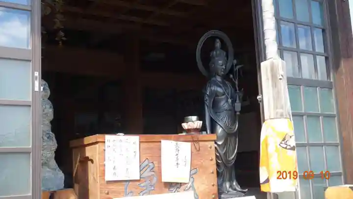 多宝寺の本殿・本堂